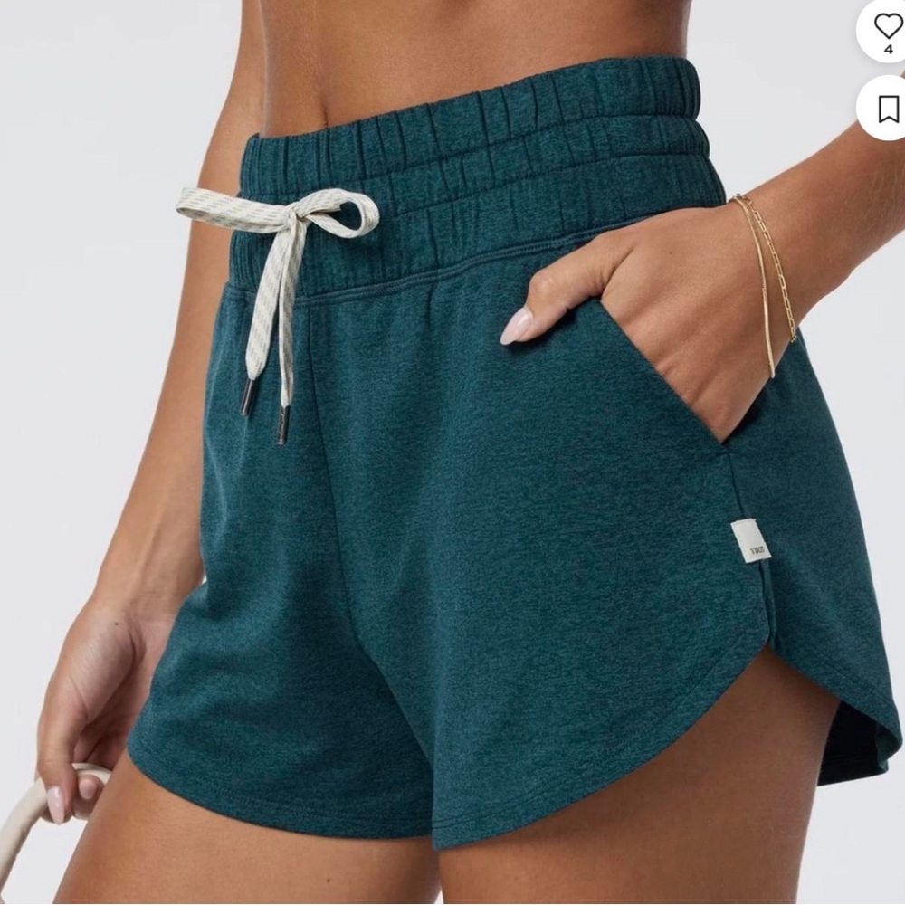 Vuori Halo Performance Shorts 2.0 in Moss Heather